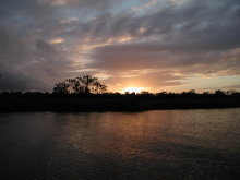 Sonnenuntergang am Fluss