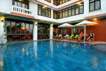 Aurora Riverside Hotel